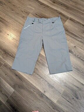 Tilley . Womens  Gray Performance  Capris.  Nylon Spandex Blend.Size 38.
